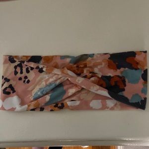 2 very cute and comfy headbands.